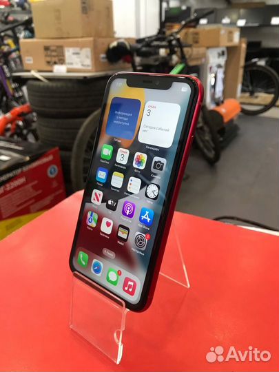 iPhone 11, 64 ГБ