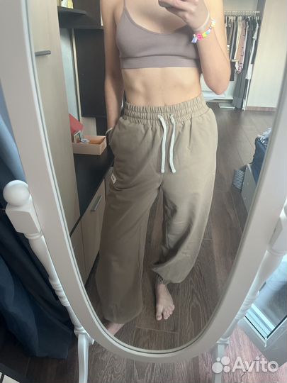 Спортивные штаны бежевые s