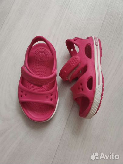 Детские сандалии crocs