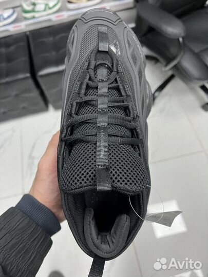 Кроссовки Adidas fyw intimidation