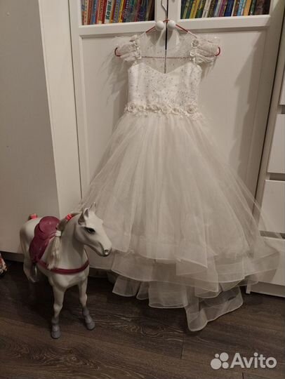 Платье белое праздничное девочке 128