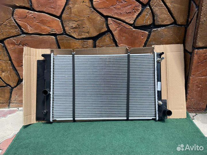 Родиатор охлождения toyota corolla E 150 180 AT