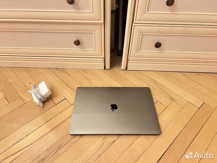 MacBook Pro 16 i9 32Gb 2Tb 8Gb 5500M 40 циклов