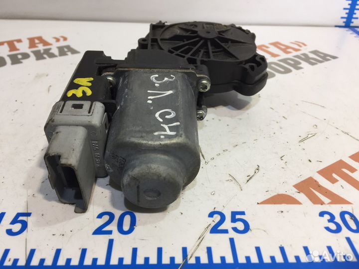 Моторчик стеклоподъемника задний левый Лев