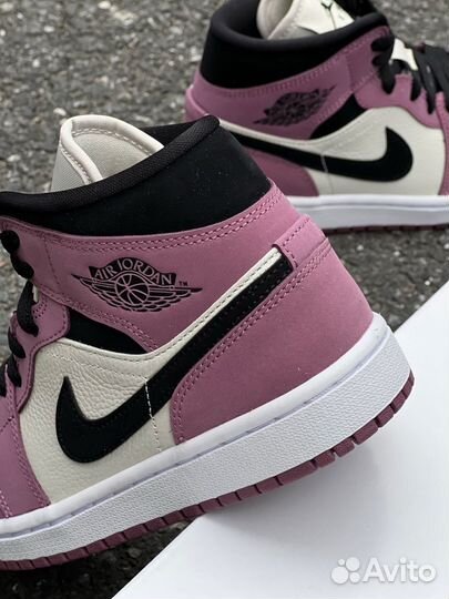 Nike Air Jordan 1 Mid Light Mulberry