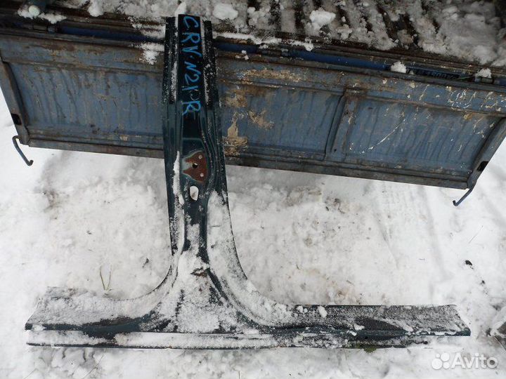 Порог кузовной правый Honda Cr-V RD2