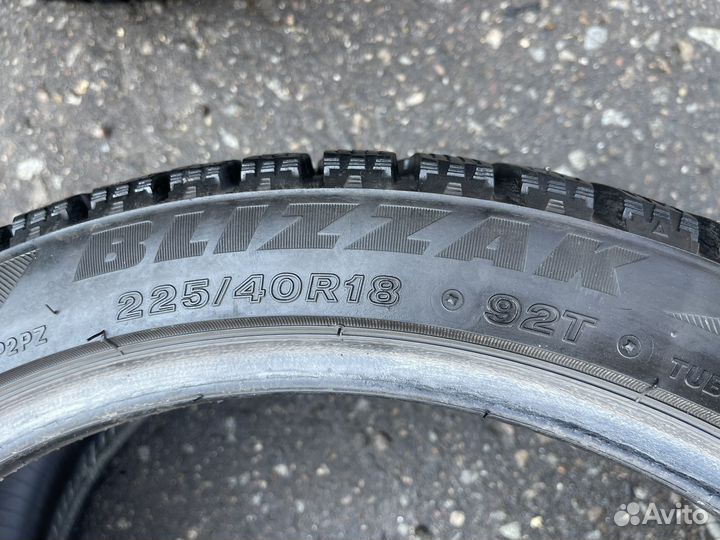 Bridgestone Blizzak Spike-02 225/40 R18 92T