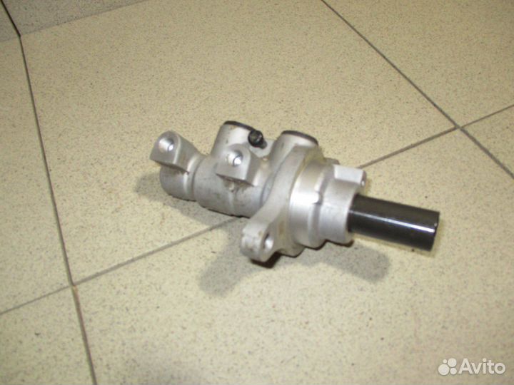 Цилиндр тормозной главный Kia Ceed 2 (JD)