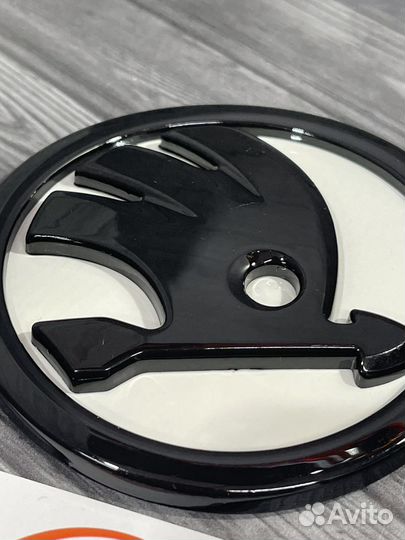 Значок skoda, шкода, капот, багажник чб