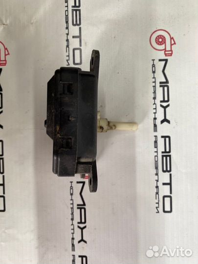 Б/У Сервопривод заслонки печки (моторчик