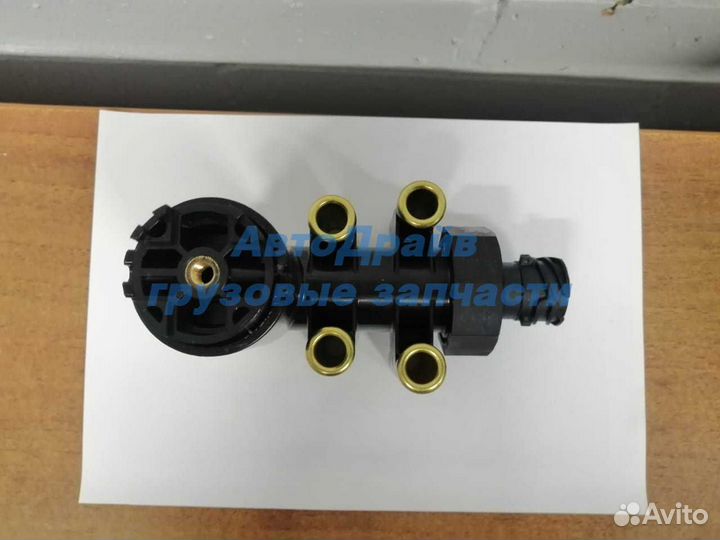 Кран уровня пола Мерседес Актрос 4410500120