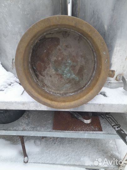 Таз латунный с ручкой