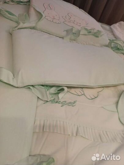 Развивающий коврик и комплект в детскую кроватку