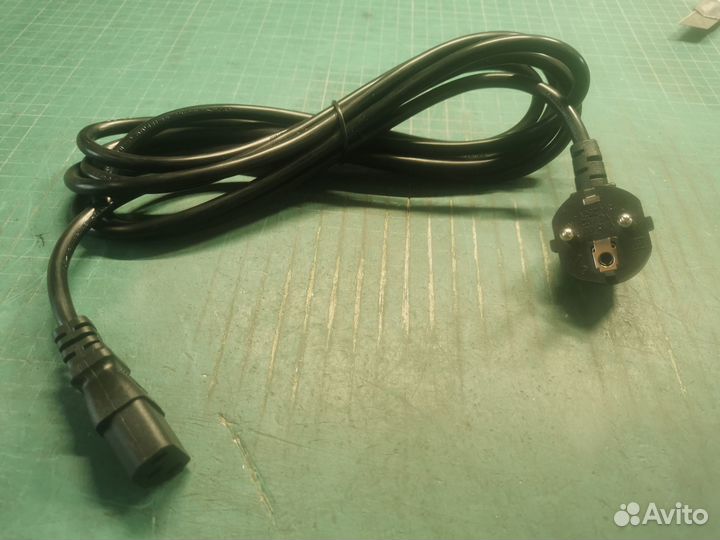 Кабель питания для компьютера