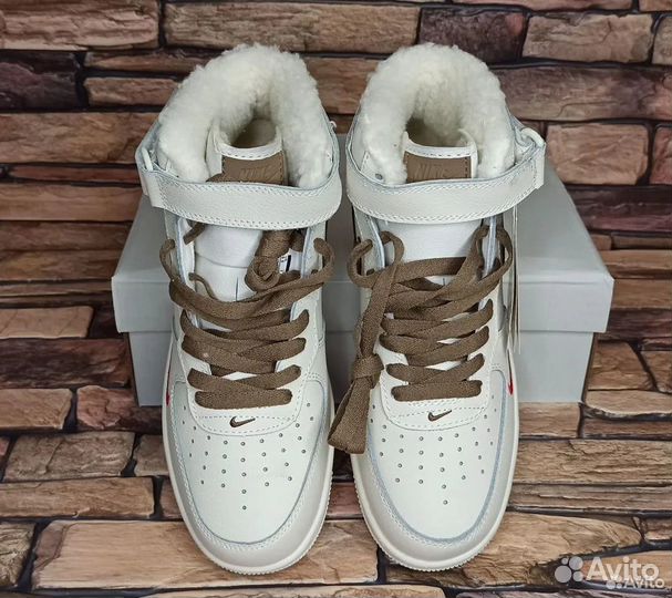 Кроссовки женские Nike Air Force 1 mid 07 зимние