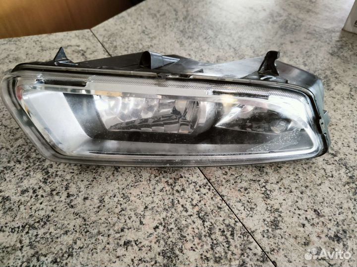 Фара противотуманная правая Volkswagen Polo 5