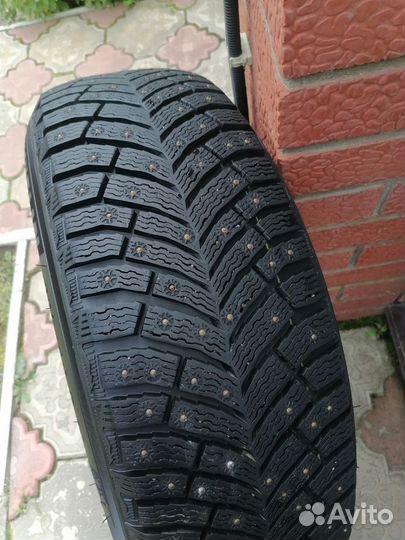 Michelin X-Ice North 4 SUV 225/60 R18