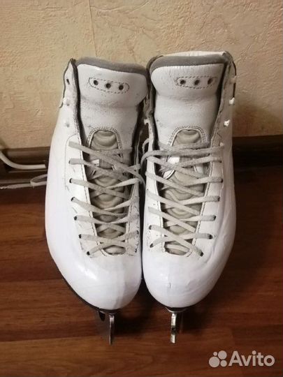 Коньки фигурные профессиональные Risport