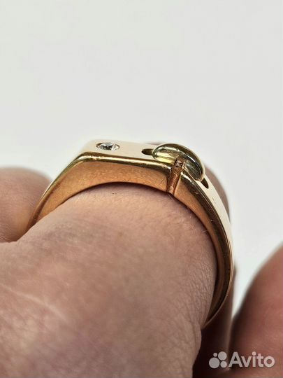 Золотое кольцо печатка бриллиант 22 размер