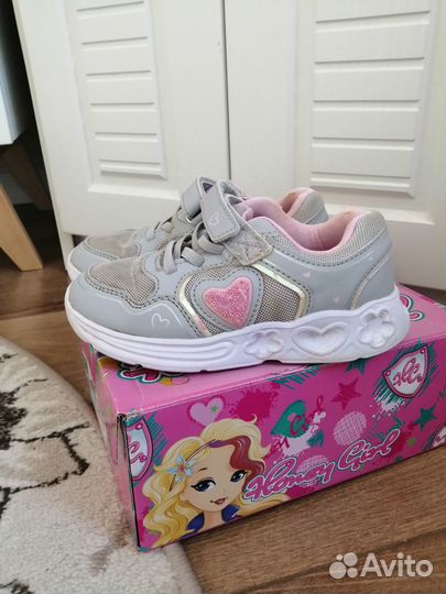 Кроссовки 28 размер