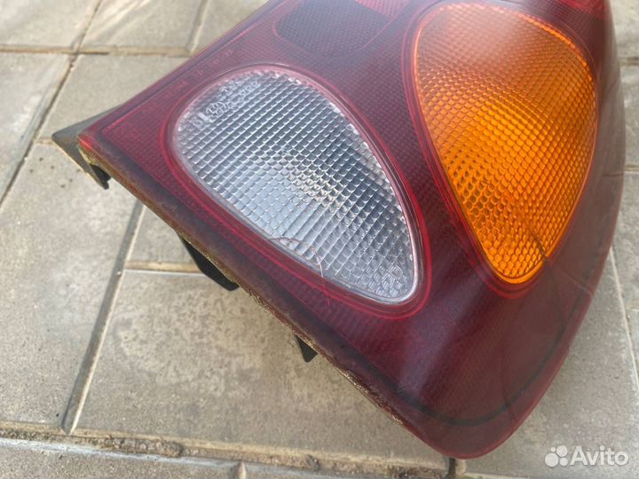Фонарь задний правый Chevrolet Lanos седан 1.5