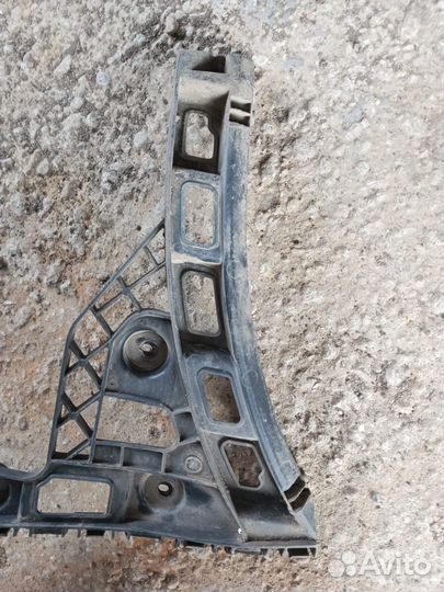 Крепление заднего бампера левое Volkswagen Polo 5