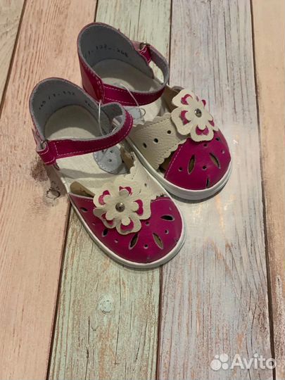 Босоножки для девочки 25 размер новые