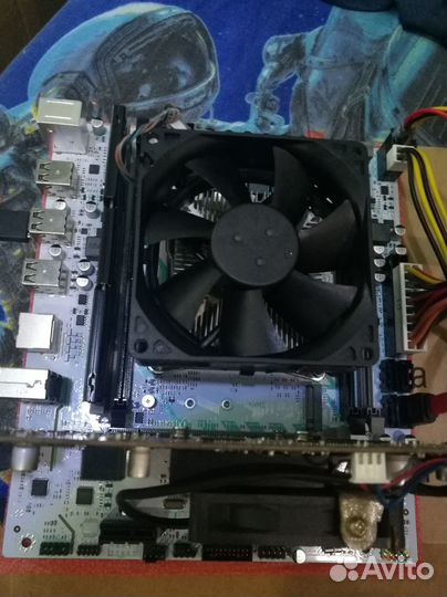 Материнская плата