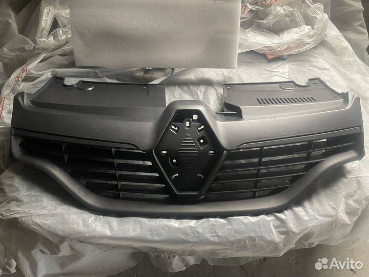 Решётка на renault logan 2