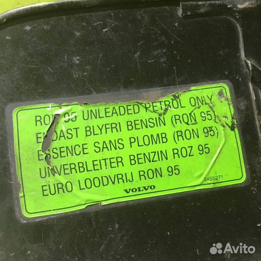 Лючок бензобака Вольво C40