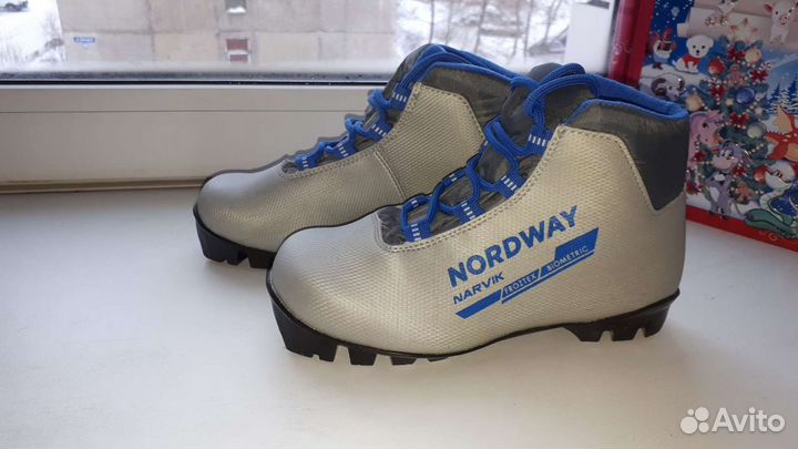 Продам лыжные ботинки размер 34