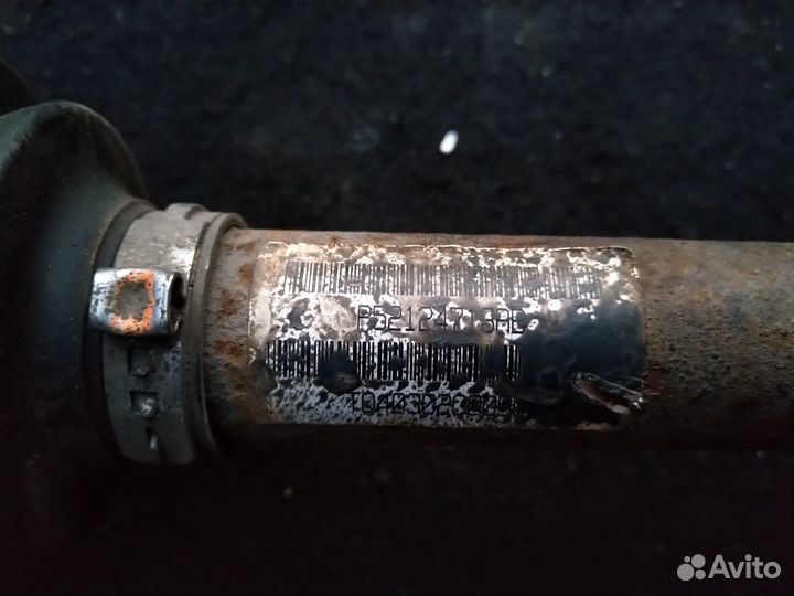 Привод передний левый Jeep Grand Cherokee WK2