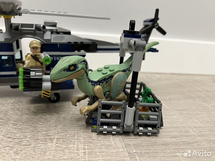 Lego Jurassic World 75928 Погоня за Блю