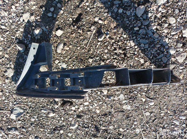 Кронштейн заднего бампера правый Volkswagen Touran