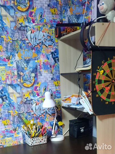 Школьный уголок(стол, стеллаж)