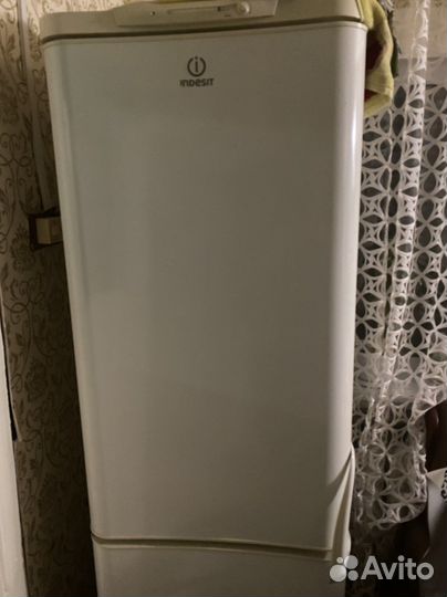 Продам холодильник на запчасти