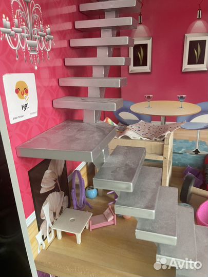 Кукольный дом KidKraft для Барби с мебелью