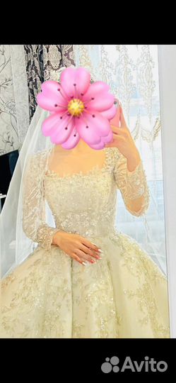 Свадебное платье очень красивая вся ручная работа