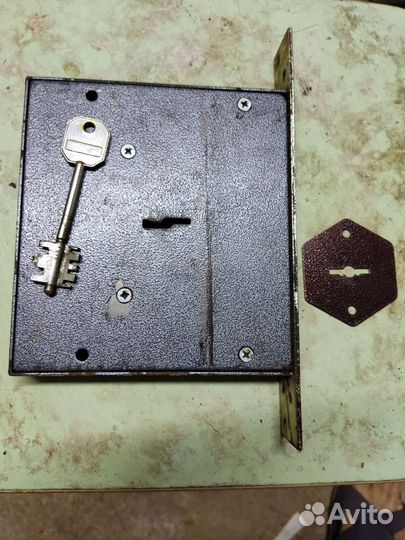 Дверной замок, гаражный