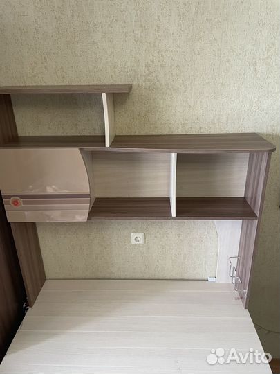 Письменный стол