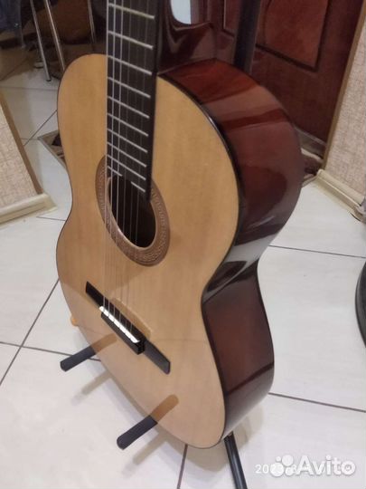 Hohner HC-06. Ещё гитары в профиле