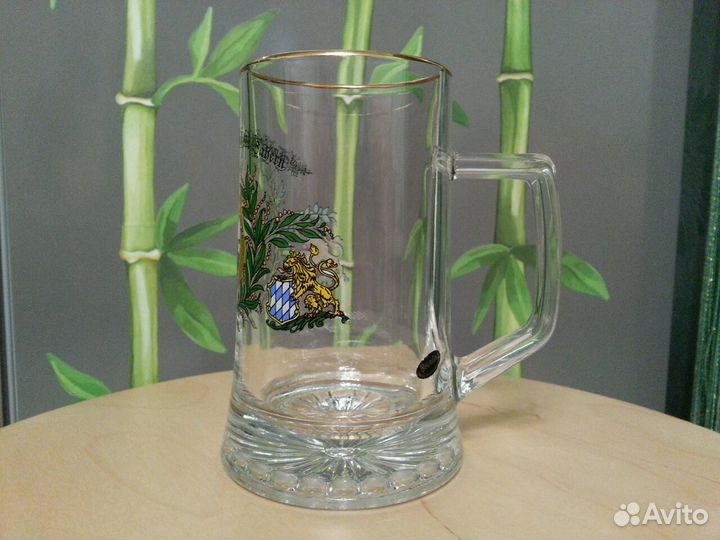 Стеклянные пивные кружки, бокалы