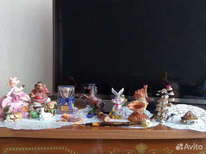 Статуэтки сувениры