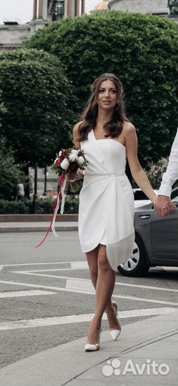 Платье свадебное короткое белое