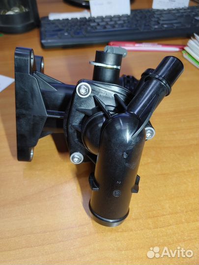 Термостат новый Range Rover Evoque