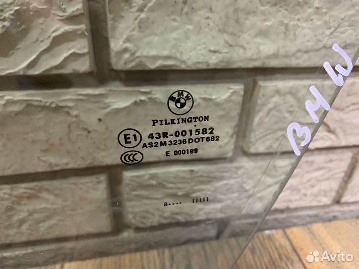 BMW 1-Series E87 Стекло двери передней LH RH