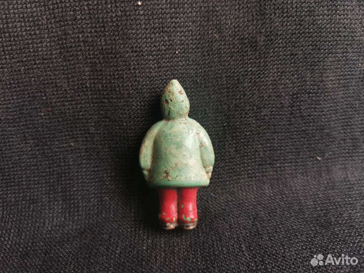 Пупс антикварный 5 см с кроваткой