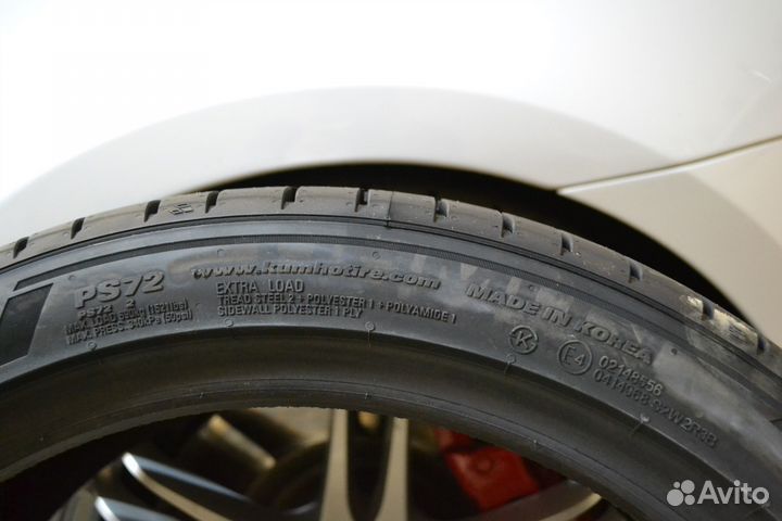 Kumho Ecsta Sport S PS72 255/40 R19 и 285/35 R19 100Y