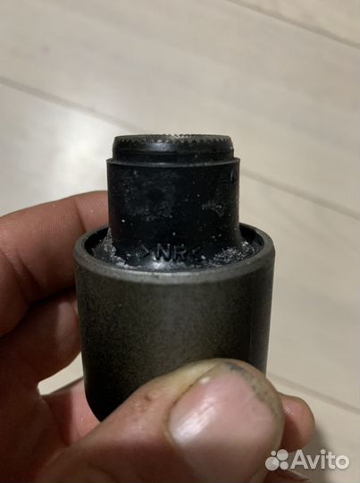 Салентблок задней подвески Toyota Avensis 2