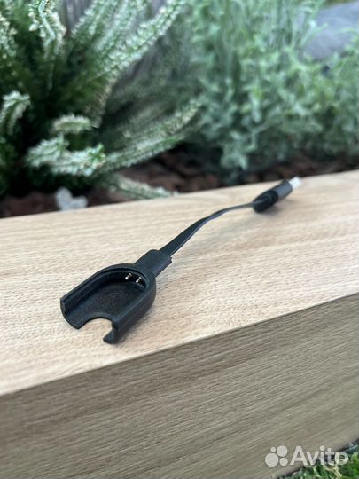 Зарядное устрйсво на Mi Band 3
